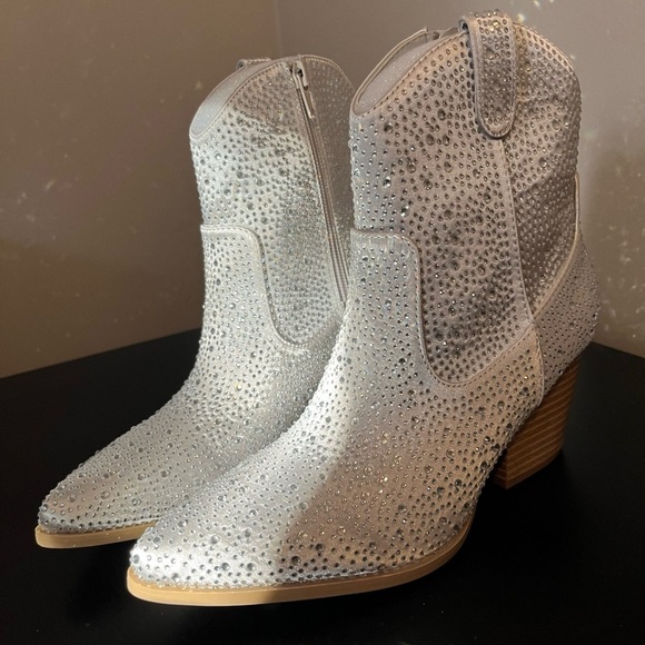 Silver Sparkle Leslie Rhinestones Western Boots NIB - Picture 11 of 16